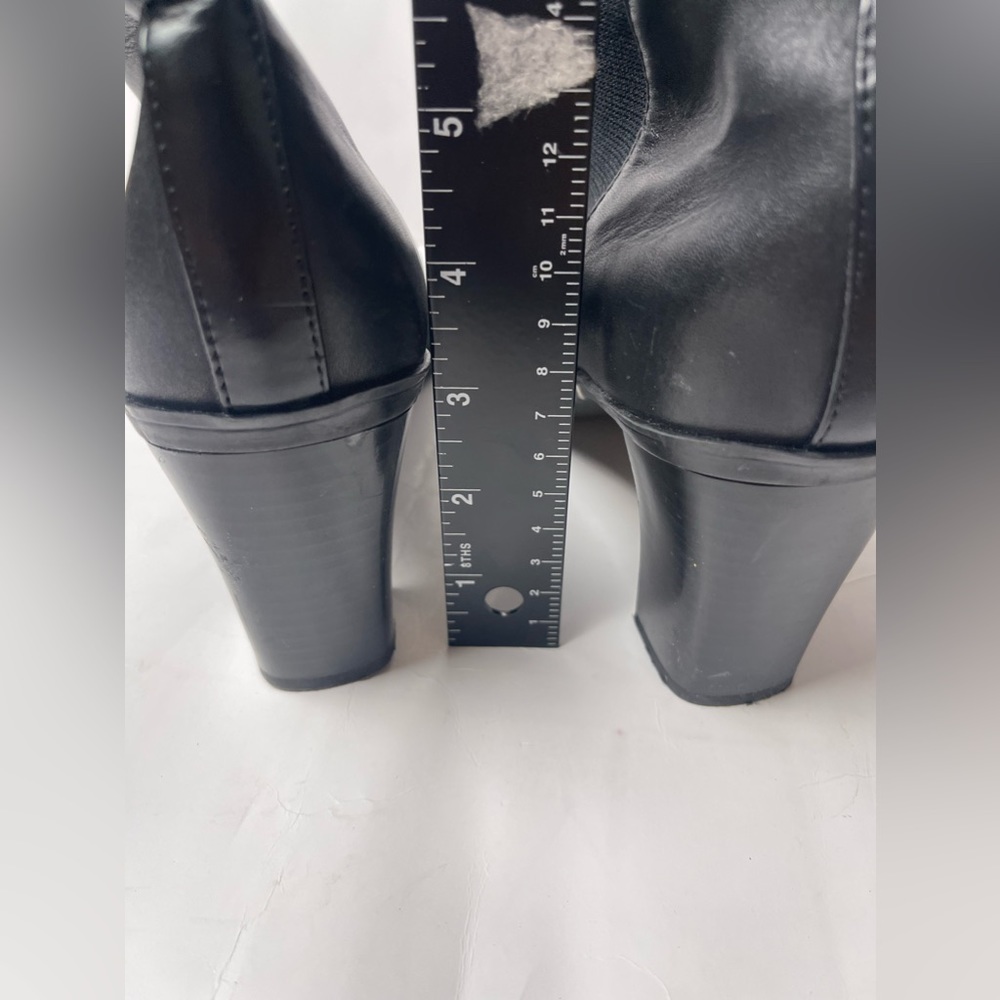Tommy Hilfiger Square Toe Block Heel Leather Black Short Leather Boots Size 10M - Picture 13 of 13